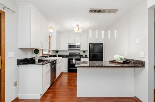 27-4-5841 Elmbridge Ln, Dublin, OH, 43016-4380 | Card Image