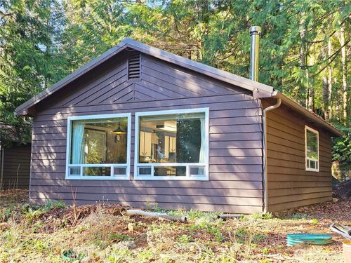 121 Bay View Ave, Brinnon, WA, 98320-9548 | Card Image