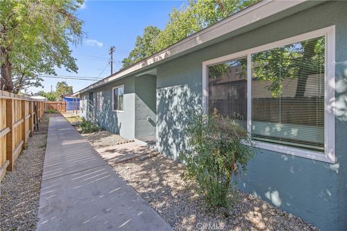 2251 E Clay Ave, Fresno, CA, 93701-1174 | Card Image