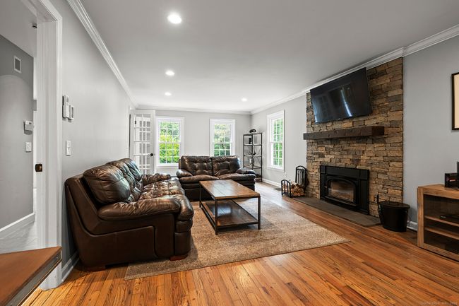 49 Lamppost Dr, House other with 4 bedrooms, 3 bathrooms and 4 parking in Redding CT | Image 8