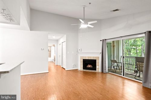 301-20322 Beechwood Ter, Ashburn, VA, 20147-2709 | Card Image