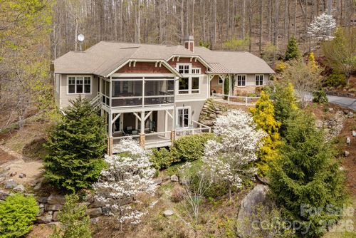 315 Crossvine Trl, Hendersonville, NC, 28739-6957 | Card Image