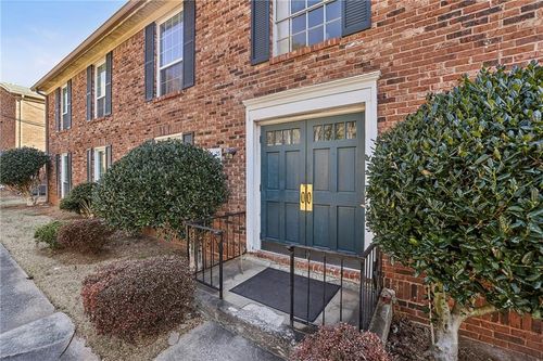 25-5544 Kingsport Dr, Atlanta, GA, 30342-1042 | Card Image