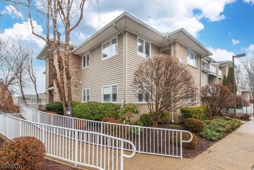 36-36 Wilshire Ter, Kinnelon, NJ, 07405-3257 | Card Image
