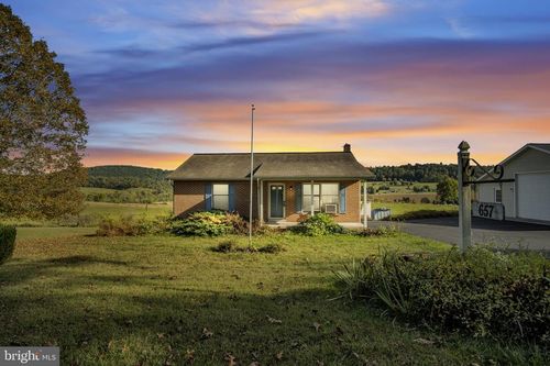 657 Paige Hill Rd, NEW BLOOMFIELD, PA, 17068-9235 | Card Image