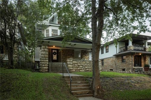 4219 Kenwood Ave, Kansas City, MO, 64110-1021 | Card Image