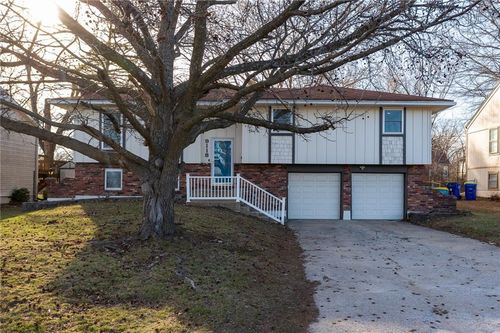 9118 Robinson St, Overland Park, KS, 66212-2157 | Card Image