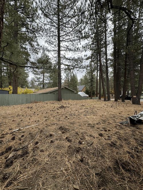 2495 Chris Ave, South Lake Tahoe, CA, 96150-7633 | Card Image