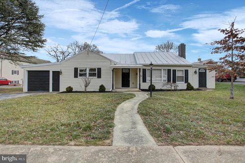 1319 N West St, CARLISLE, PA, 17013-1444 | Card Image