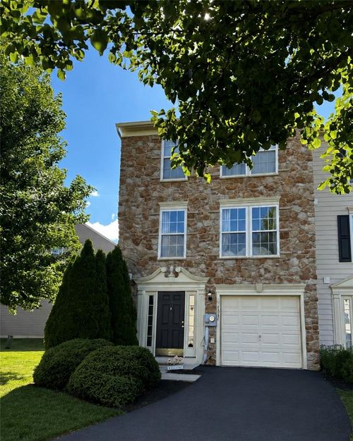 1051 Sparrow Way, Breinigsville, PA, 18031-1661 | Card Image