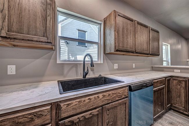 1015 E Main St, House other with 3 bedrooms, 2 bathrooms and null parking in Shawnee OK | Image 14