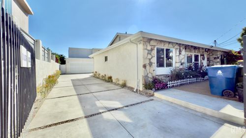 11125 Glenoaks Blvd, Pacoima, CA, 91331-1619 | Card Image