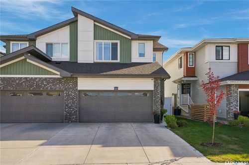 160 Tufts Way, Home with 3 bedrooms, 3 bathrooms and 4 parking in Saskatoon SK | Card Image