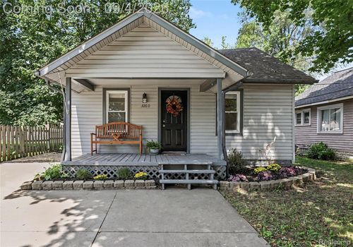 3260 Wanamaker Rd, Waterford, MI, 48328-1670 | Card Image