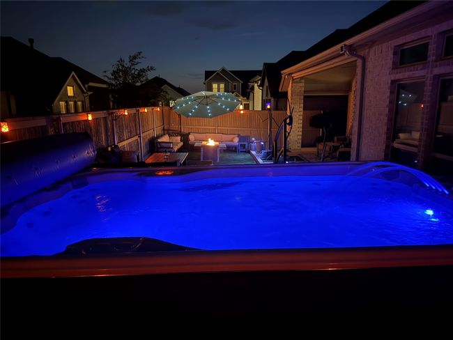 Swim spa with lights | Image 34