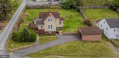 151 S Laurel Ave, BERKELEY SPRINGS, WV, 25411-5312 | Card Image