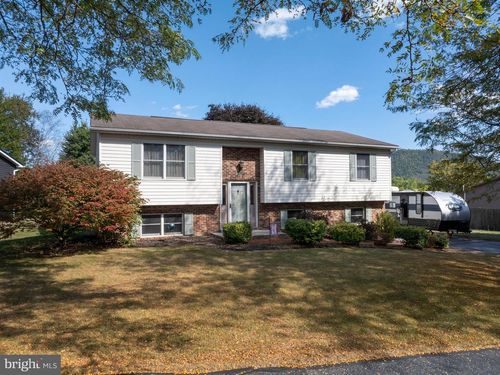 208 N Vanessa Dr, PLEASANT GAP, PA, 16823-9627 | Card Image