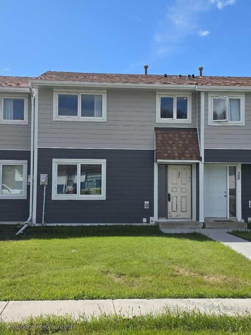 37 97 Ave, Grande Cache, AB, T0E0Y0 | Card Image