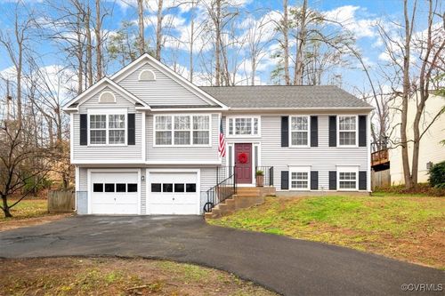 8 Acacia Ct, FREDERICKSBURG, VA, 22405-2131 | Card Image