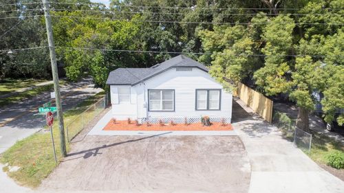 8202 N Alaska St, TAMPA, FL, 33604-3246 | Card Image