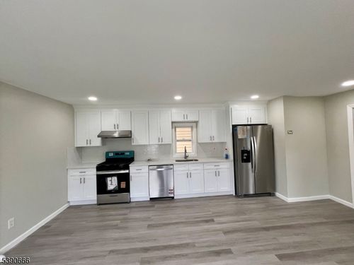 28 Harmony St, North Plainfield, NJ, 07060-4824 | Card Image