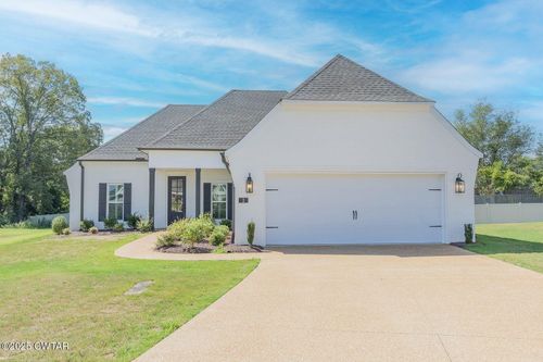 2 Emerald Breeze Dr, Jackson, TN, 38305-6946 | Card Image