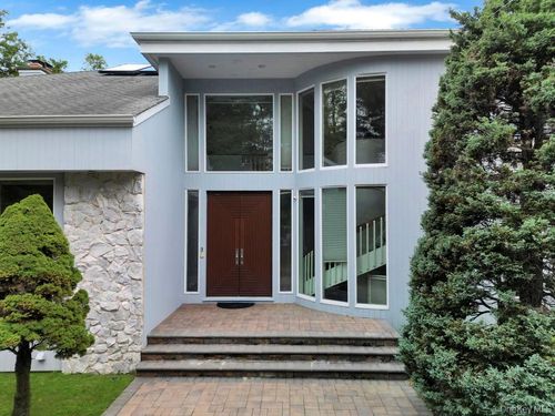 25 Wildwood Dr, Syosset, NY, 11791-1215 | Card Image