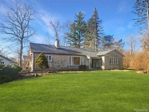 3461 Ravenswood Rd, Marysville, MI, 48040-1118 | Card Image