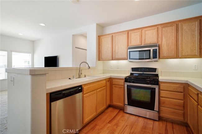 36337 Vincenzo Way, Condo with 2 bedrooms, 2 bathrooms and 2 parking in Winchester CA | Image 6