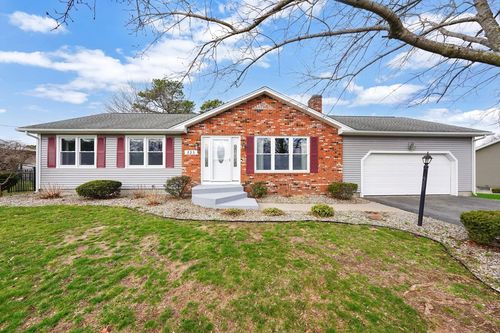 135 Nutmeg Cir, Chicopee, MA, 01020-4918 | Card Image