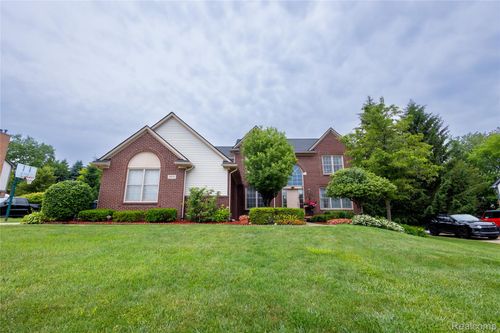 3970 May Center Rd, Lake Orion, MI, 48360-2522 | Card Image