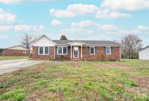 111 Hicks Rd, Grover, NC, 28073-9556 | Card Image