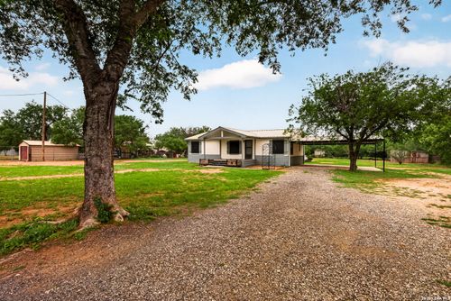 147 County Road 6841, Lytle, TX, 78052 | Card Image