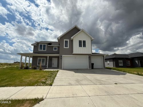 1815 36th Ave W, Williston, ND, 58801-6070 | Card Image