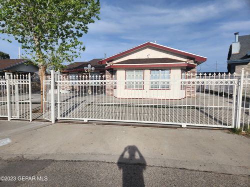 100 Lago Grande Dr, Horizon City, TX, 79928-7057 | Card Image