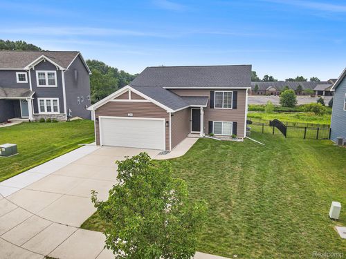 3209 Hill Hollow Ln, Howell, MI, 48855-6331 | Card Image