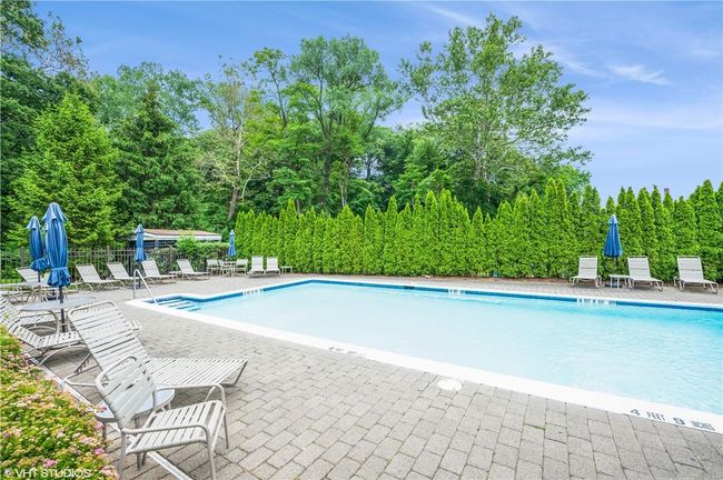 32 Landing Dr, Condo with 2 bedrooms, 3 bathrooms and 1 parking in Dobbs Ferry NY | Image 27