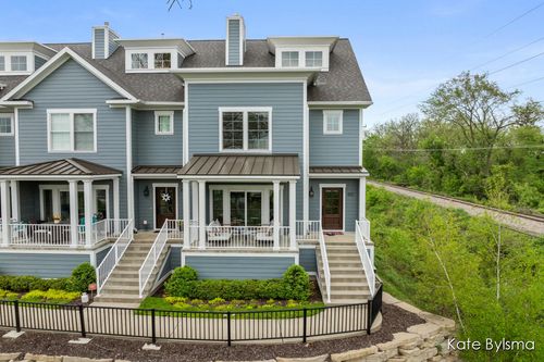 657 Greenslate Dr Se, Ada, MI, 49301-9073 | Card Image