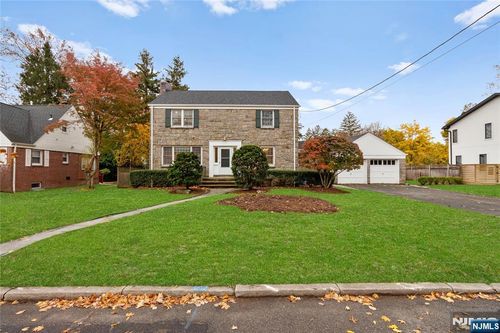 72 Creston Ave, Tenafly, NJ, 07670-2906 | Card Image