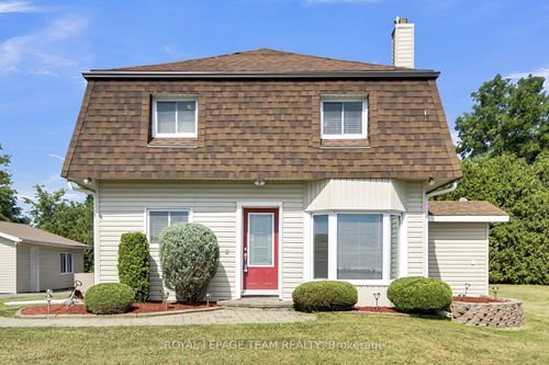 5745 Fourth Line Rd, North Gower, ON, K0A2T0 | Card Image