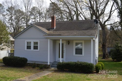 313 W Bingham St, Statesville, NC, 28677-3927 | Card Image