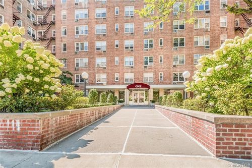 2w-4 Sadore Ln, Yonkers, NY, 10710-4734 | Card Image