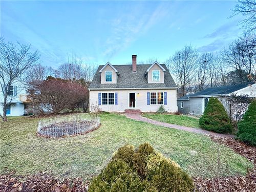 9 Perkins Ave, Westerly, RI, 02891-1522 | Card Image