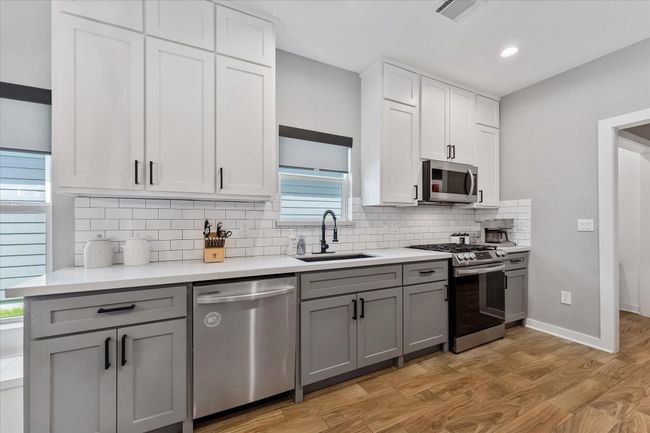 10737 S Lake Mist Ln, House other with 3 bedrooms, 3 bathrooms and 2 parking in Willis TX | Image 9