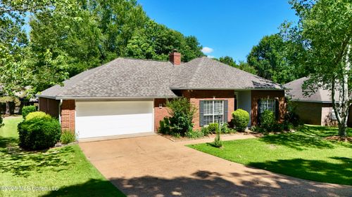 8 Parkview Rd, Clinton, MS, 39056-3558 | Card Image