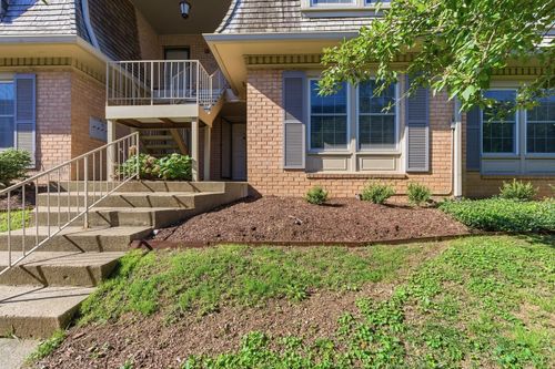 86-3000 Hillsboro Pike, Nashville, TN, 37215-1325 | Card Image