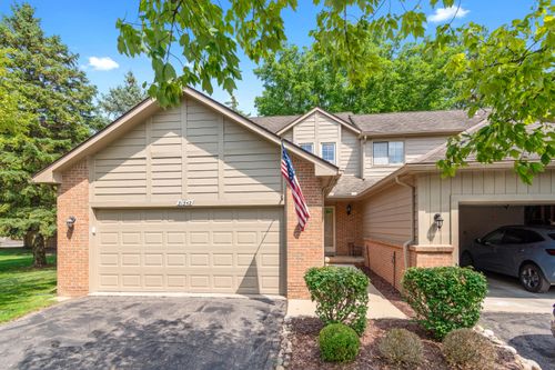 31542 Merriwood Park Dr, Livonia, MI, 48152-1397 | Card Image