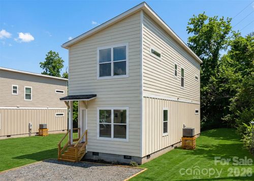 4 Wyndom Ln, Asheville, NC, 28805-0105 | Card Image