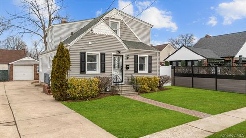 141 Booth St, Hempstead, NY, 11550-7322 | Card Image