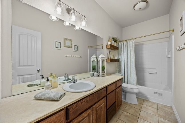 Hallway Bath | Image 22